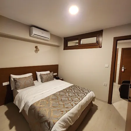 Wide Taksim 3*