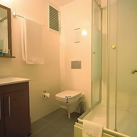 Wide Taksim Szálloda 3*